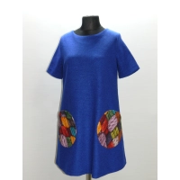 Wełniana sukienka Płaszczyk z kolorowymi kieszeniami - chabrowa